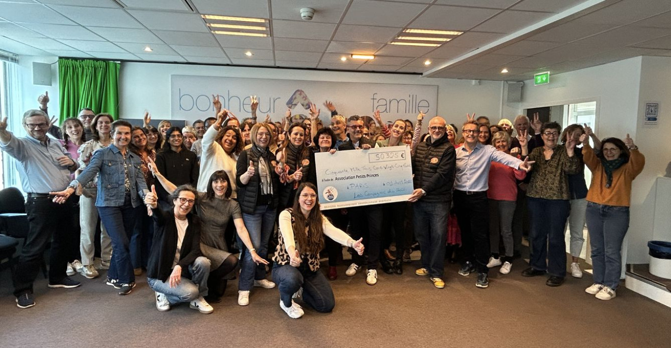 Les Compagnons du Goût à la remise officielle du chèque à l'association Petits Princes. © Compagnons du Goût