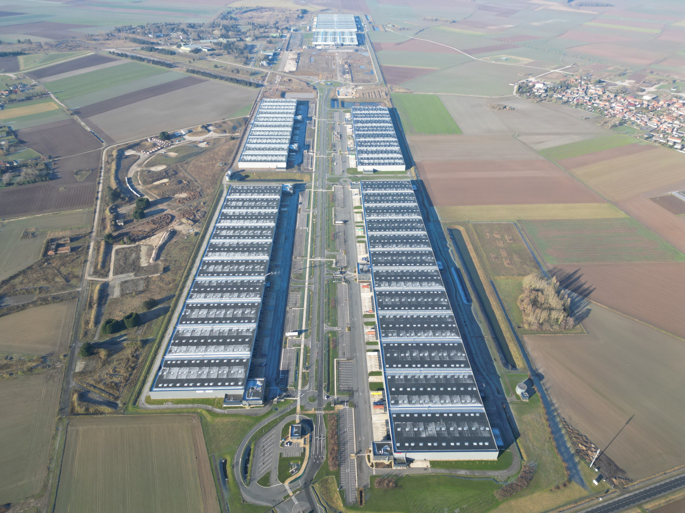 Installé sur l’ancienne base aérienne de Cambrai, le parc e-Valley s’impose aujourd'hui comme un véritable laboratoire de la supply chain.