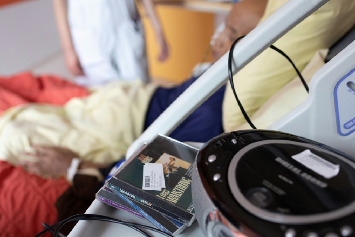 Un patient en soins palliatifs à l'hôpital AP-HP Paul-Brousse à Villejuif, dans le Val-de-Marne, le 4 juin 2025 © Thomas SAMSON