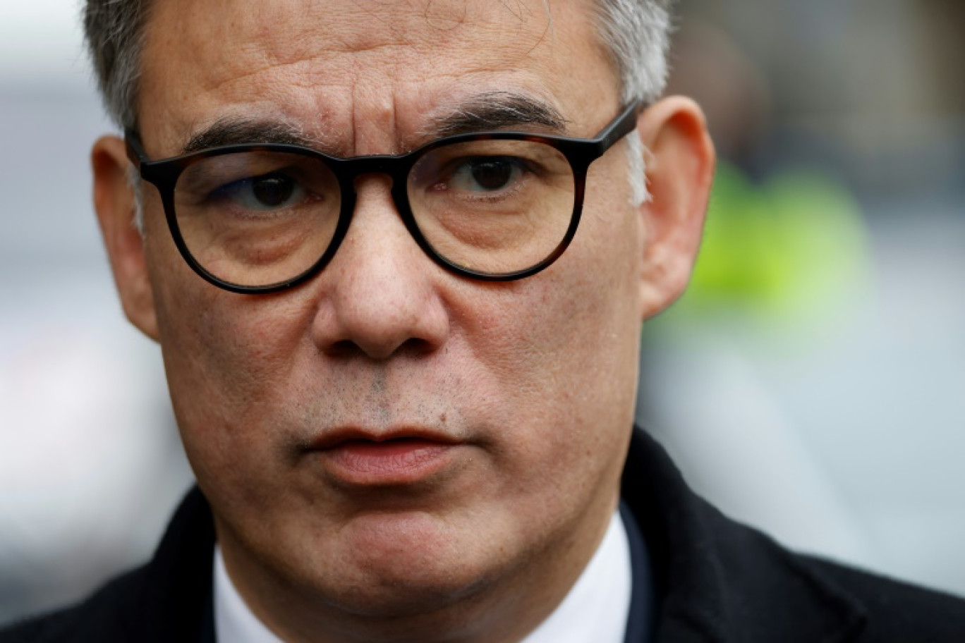 Le Premier secrétaire du PS Olivier Faure lors d'une conférence de presse avant une rencontre avec Emmanuel Macron, à l'extérieur de l'Elysée, Paris, le 20 février 2025 © Ludovic MARIN