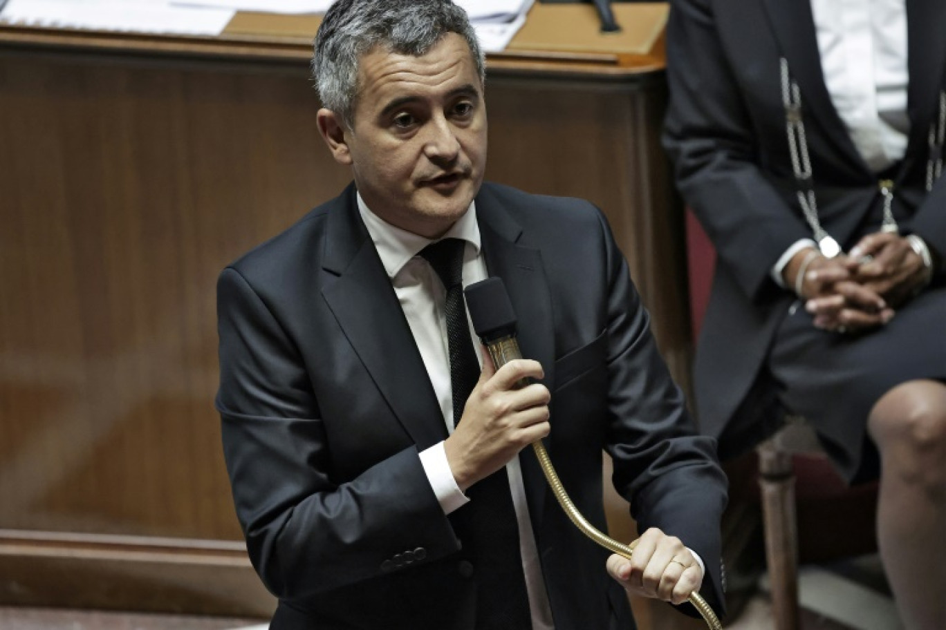 Le ministre de la Justice français, Gérald Darmanin, prononce un discours lors d'une séance de questions au gouvernement à l'Assemblée nationale à Paris, le 27 mai 2025 © STEPHANE DE SAKUTIN