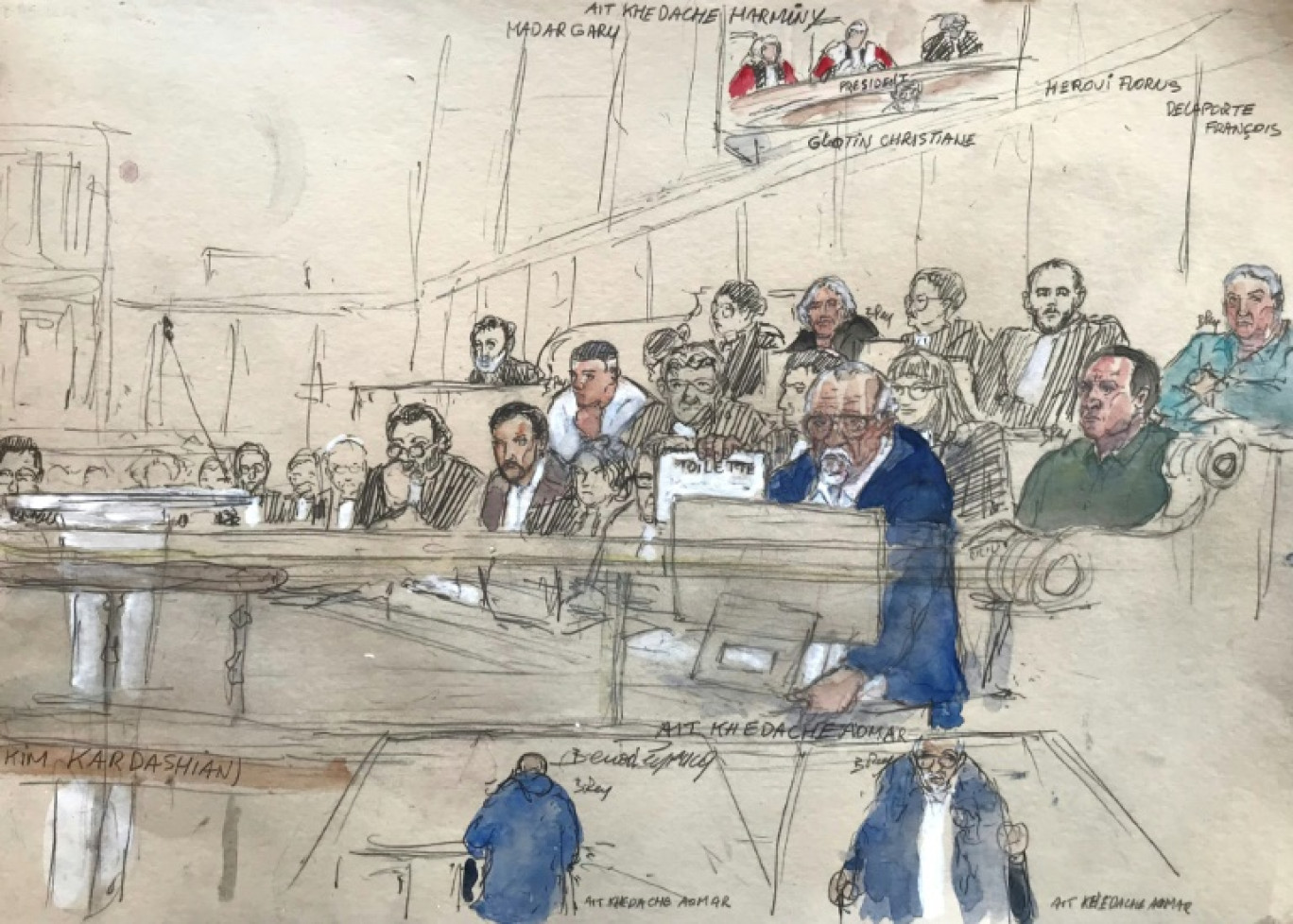 Ce croquis d'audience réalisé le 28 avril 2025 montre les accusés Aomar Ait Khedache (C, devant), François Delaporte (D, en haut), Florus Heroui (2e D, en haut) et Christiane Glotin (4e T, en haut) lors du procès pour le braquage et l'enlèvement de la célébrité américaine Kim Kardashian en 2016 devant la Cour d'assises de Paris, le 28 avril 2025 © Benoit PEYRUCQ