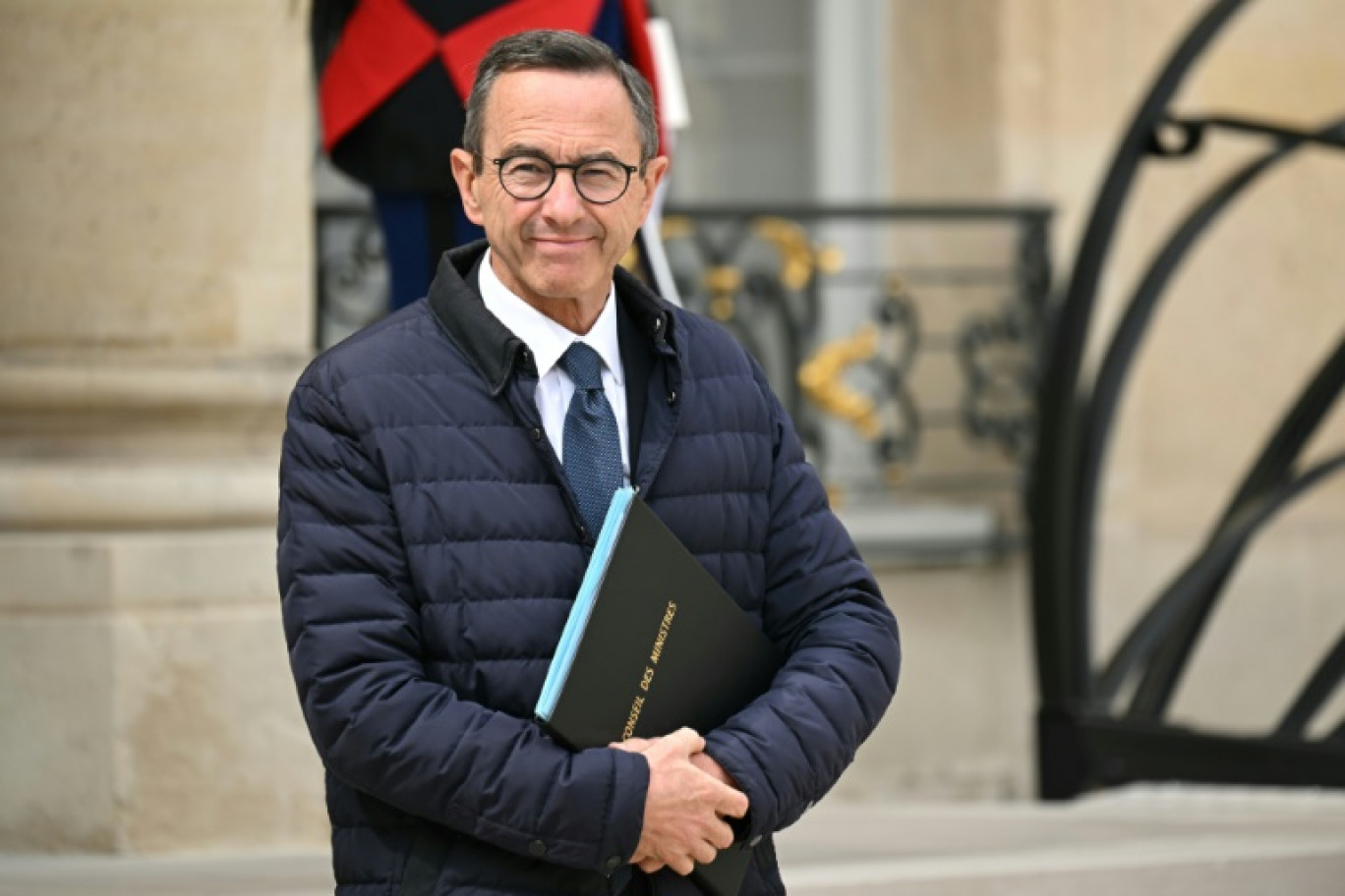 Le ministre de l'Intérieur Bruno Retailleau quitte le Palais de l'Elysée, à Paris, le 7 mai 2025 © Bertrand GUAY