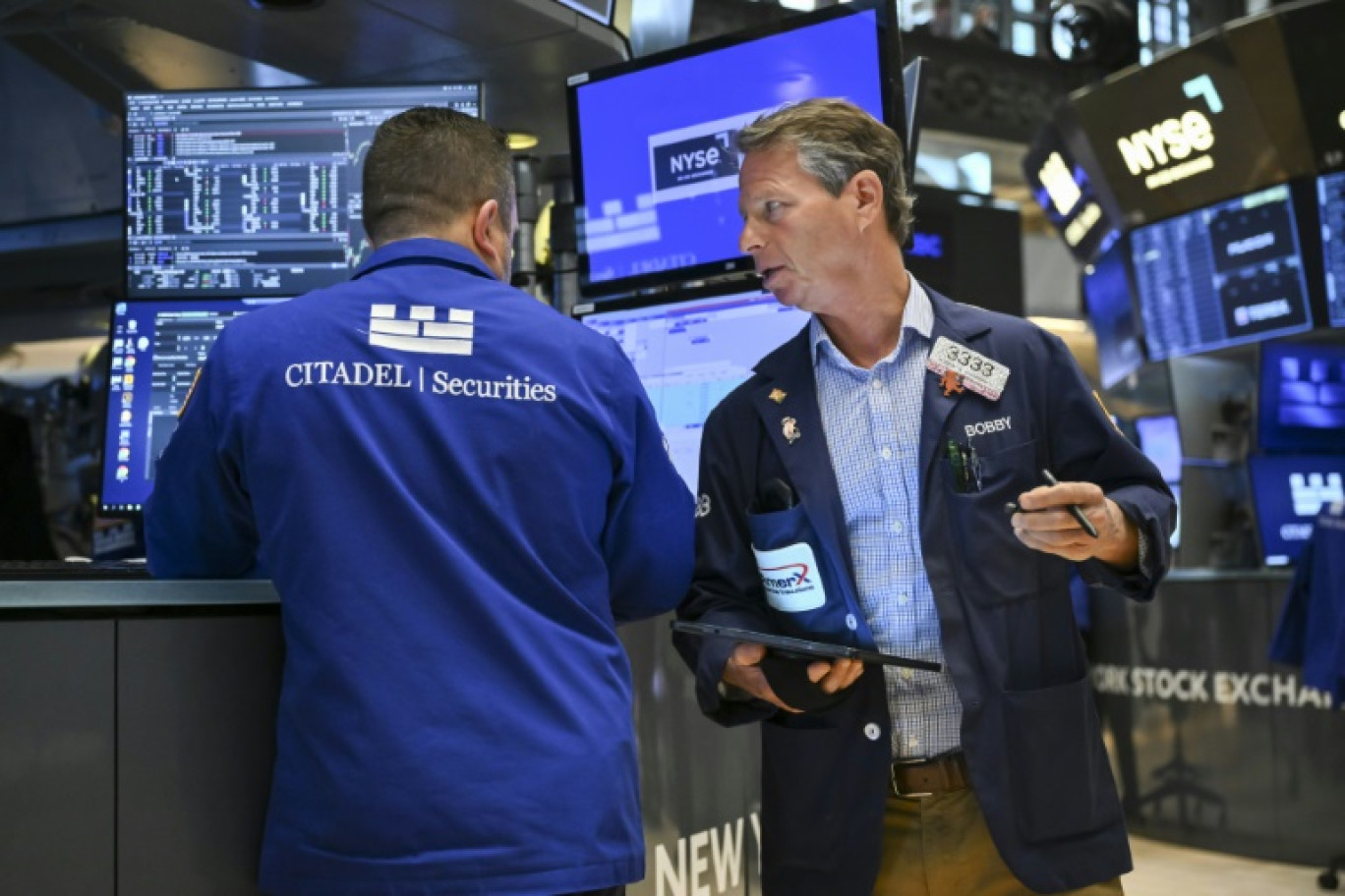 Des opérateurs à la Bourse de New York, le 2 juin 2025 © ANGELA WEISS