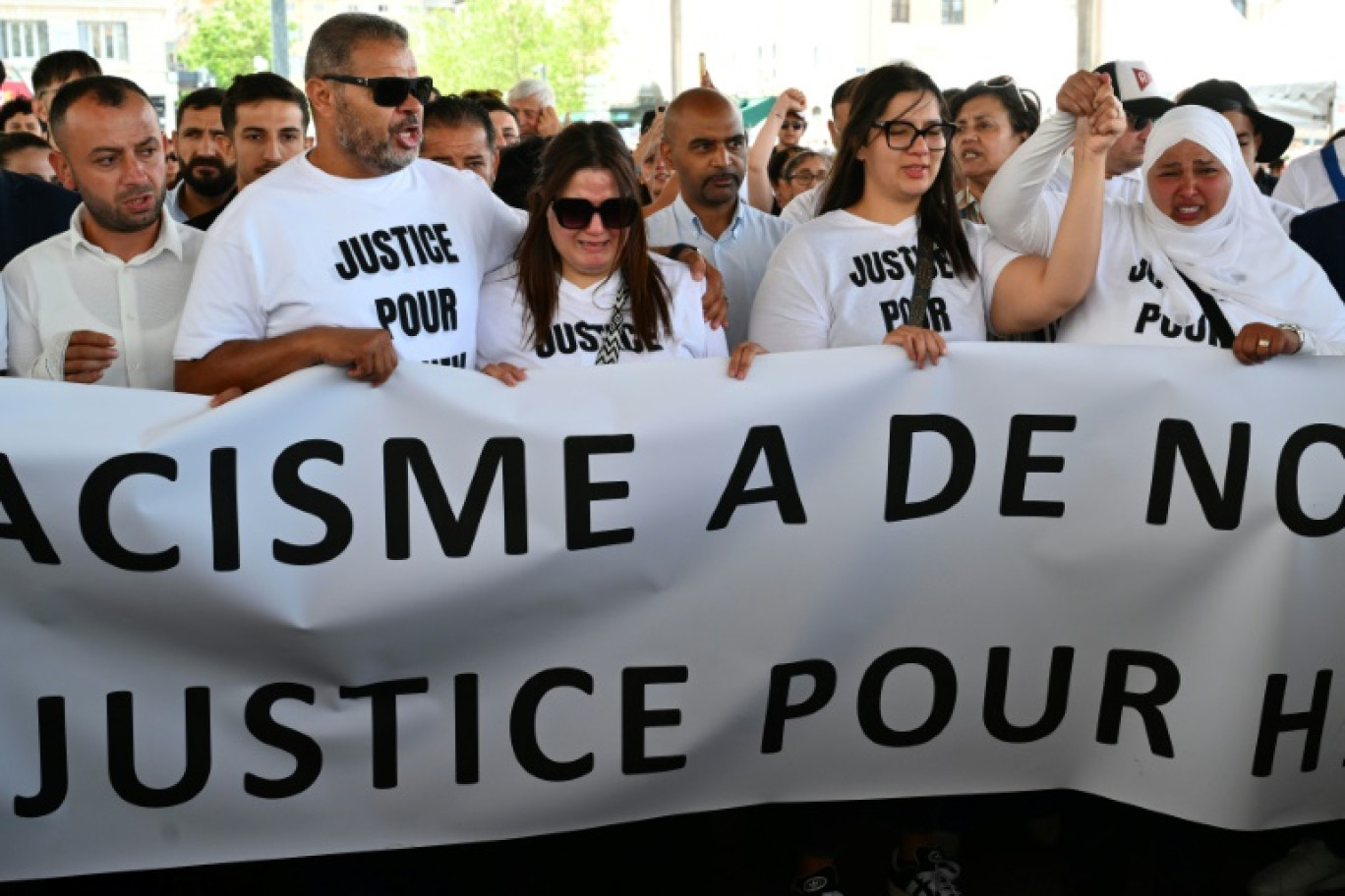 Une marche blanche en hommage au Tunisien Hichem Miraoui, le 8 juin 2025 à Puget-sur-Argens, dans le Var © Miguel MEDINA