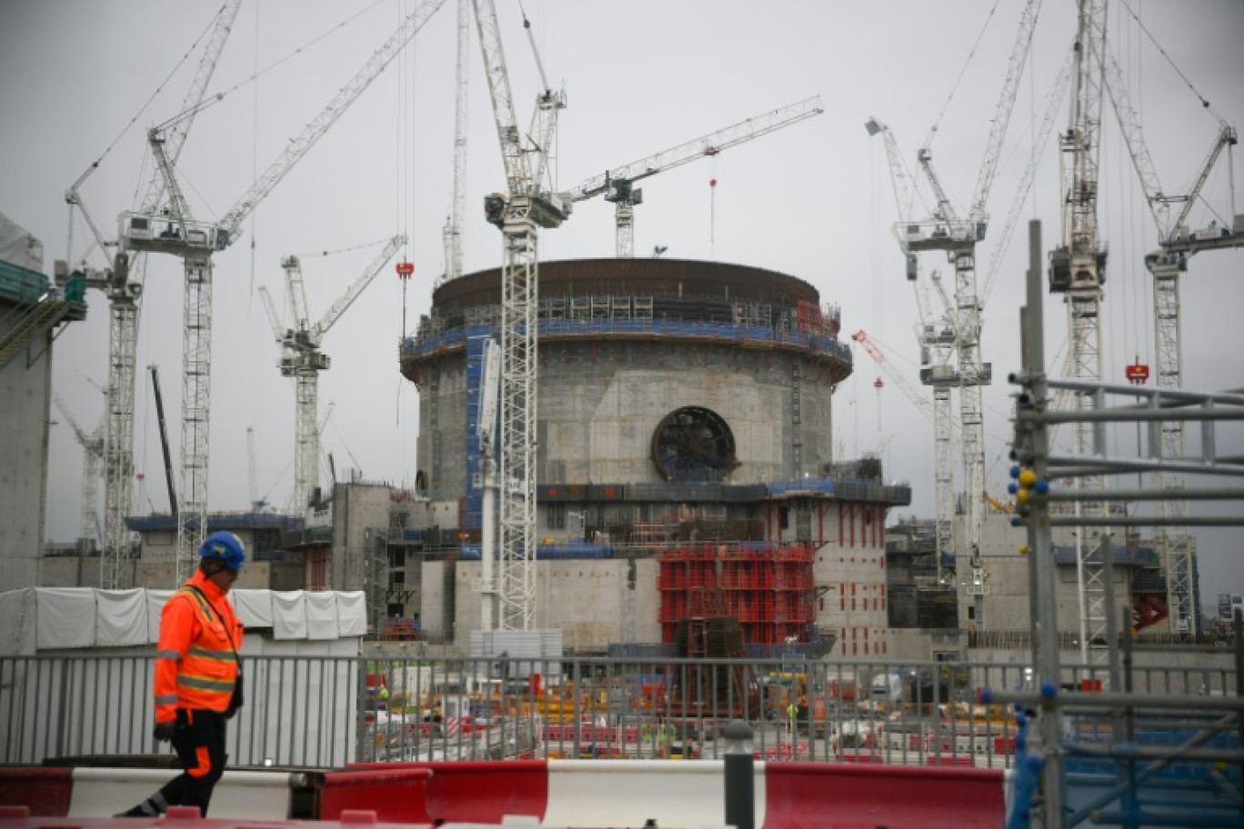 Sécurité énergétique: Londres promet des milliards pour le nucléaire