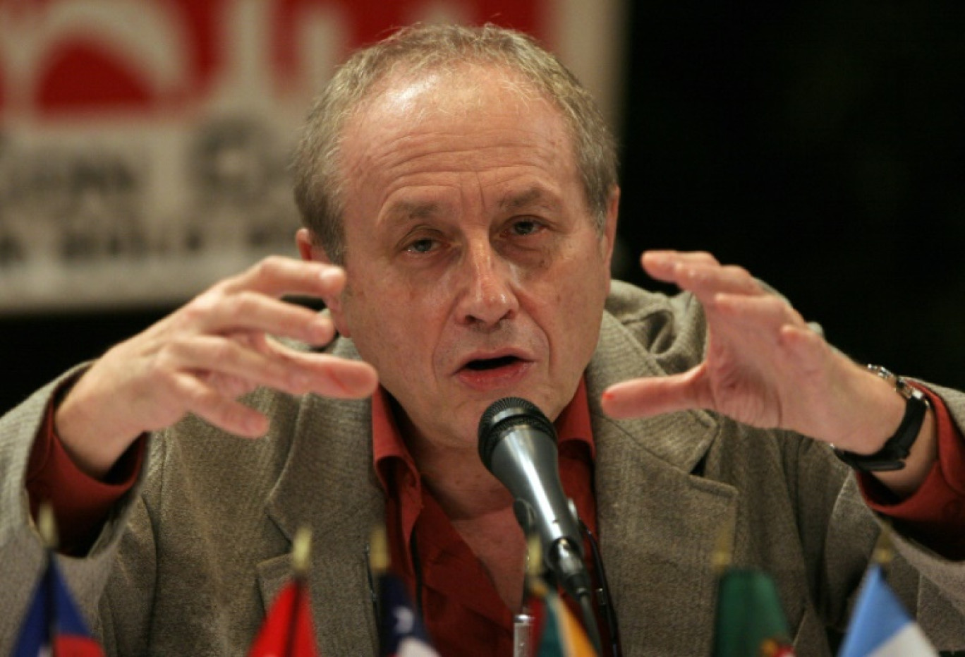 Bernard Cassen, le 24 janvier 2006, à Caracas, au Vénézuela © ANDREW ALVAREZ
