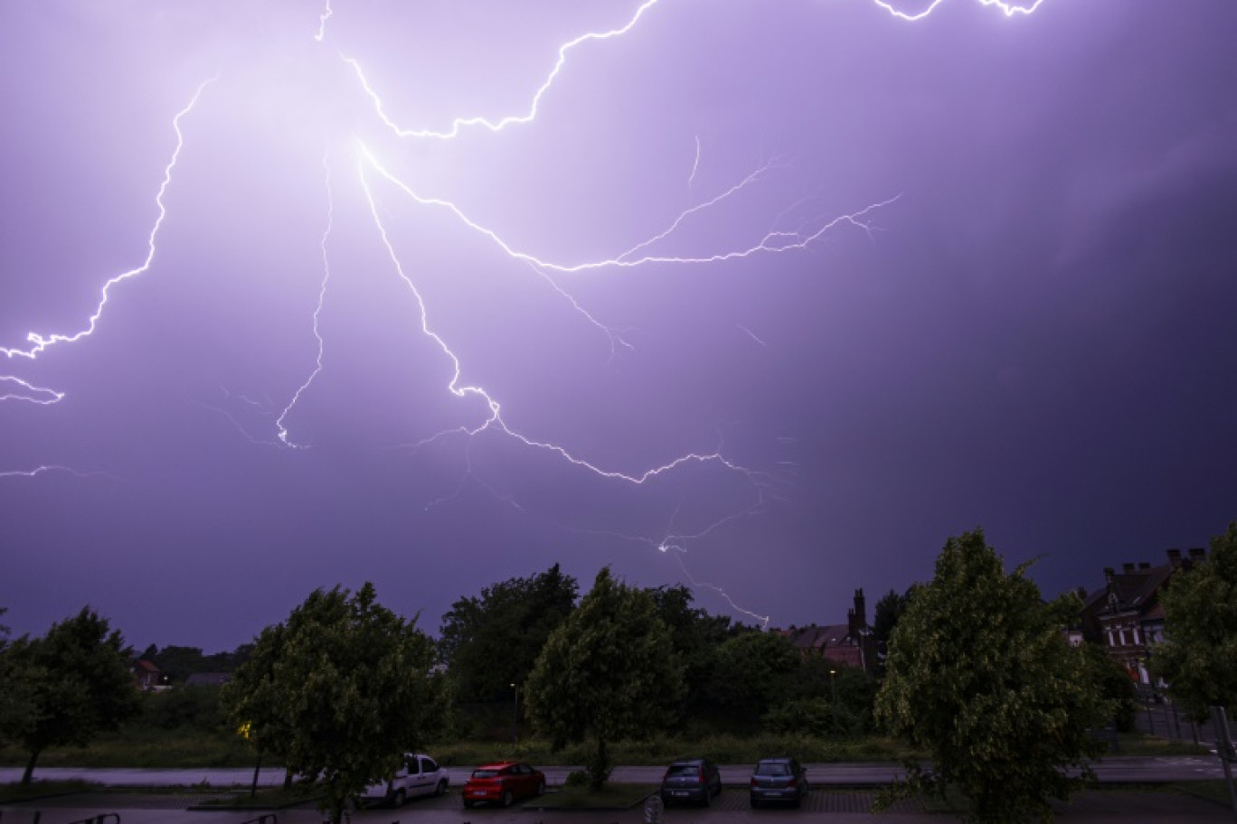 Un orage dans le ciel de Bruay-la-Buissière (Pas-de-Calais) le 14 juin 2025 © Sameer Al-DOUMY