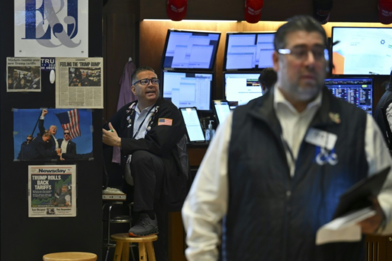 Des opérateurs à la Bourse de New York le 2 juin 2025. © ANGELA WEISS