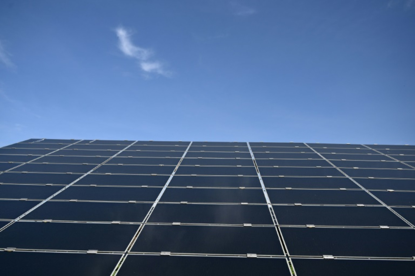 Panneaux solaires le 5 avril 2024 à Manosque, dans les Alpes de Haute-Provence. © CHRISTOPHE SIMON