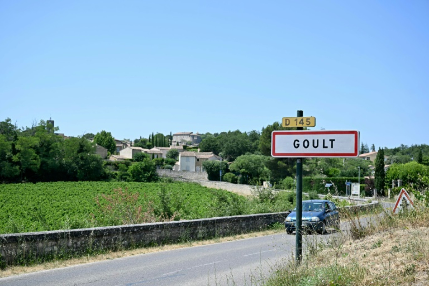 Les faits se sont produits dimanche à l'aube, à Goult, petit village du Vaucluse d'un millier d'habitants juché sur un piton rocheux et surplombant les champs de lavande, alors que le mariage venait de se terminer © Gabriel BOUYS