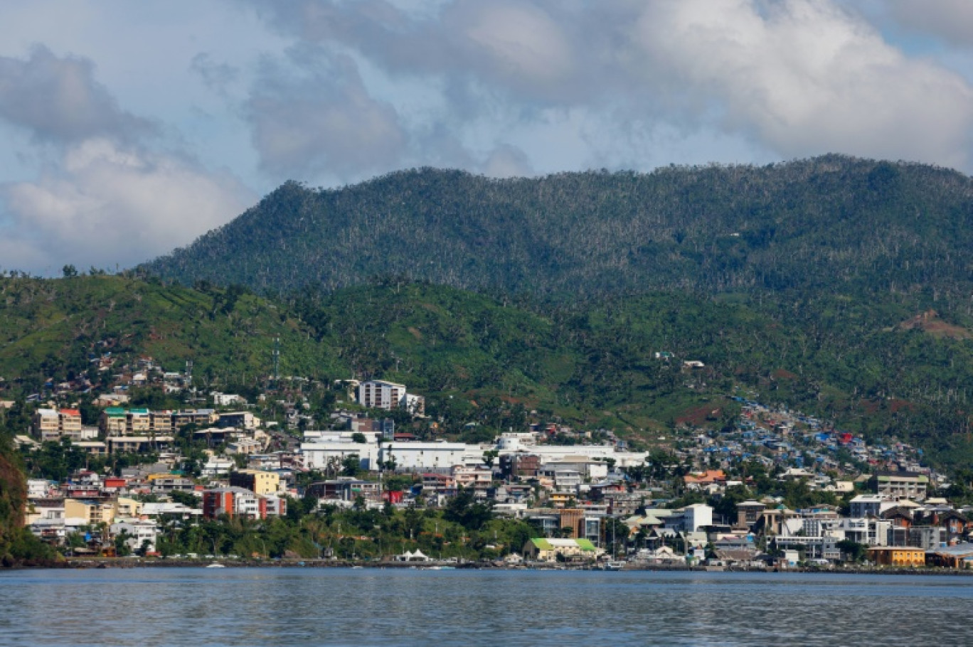 Vue de Mamoudzou, la capitale de Mayotte, le 21 avril 2025 © Ludovic MARIN