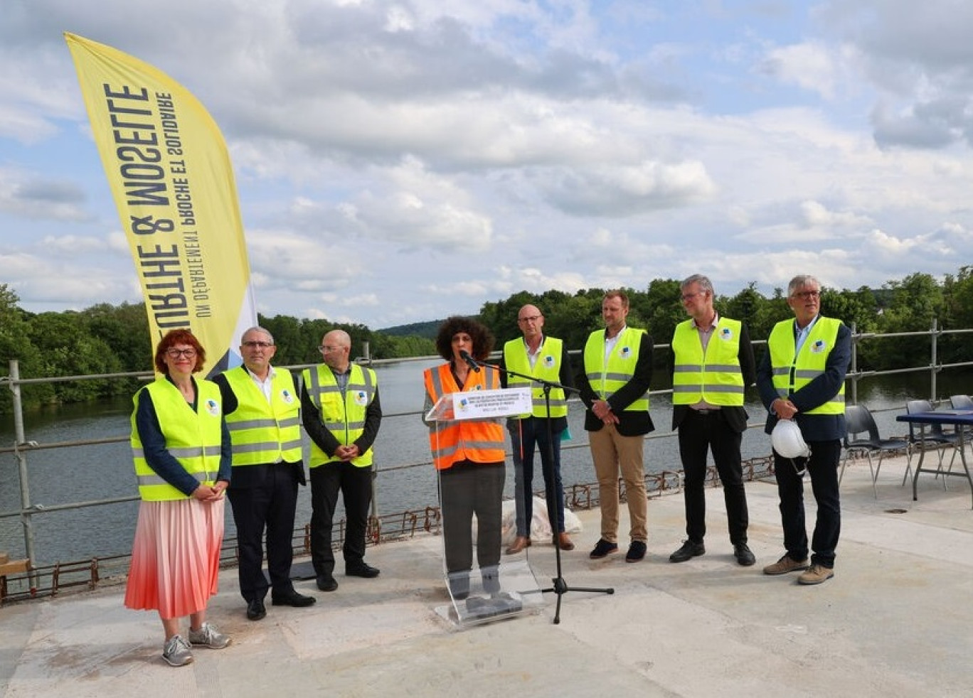 © GBERGER-CD54. Le Conseil départemental de Meurthe-et-Moselle et les fédérations du secteur du BTP ont signé une convention, le 3 juin, sur le chantier du pont de Méréville pour une commande publique innovante et durable.