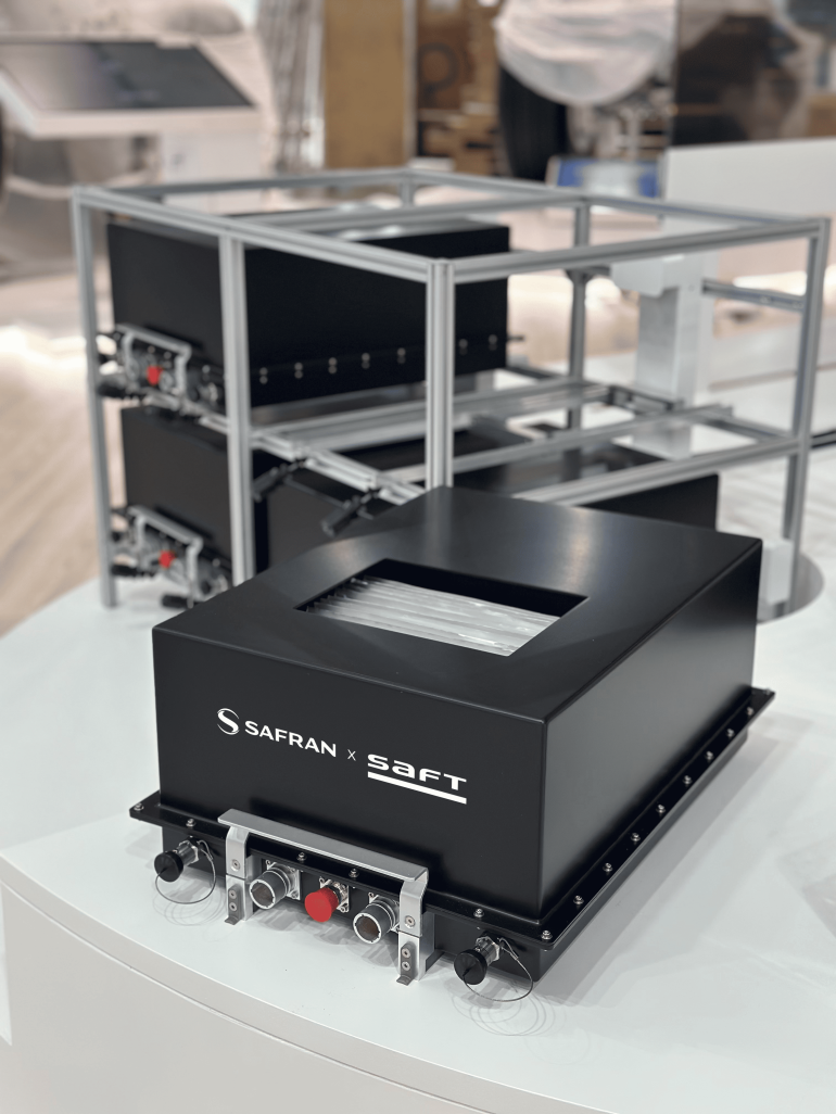Le système de batteries haute tension édveloppé par Safran et Saft. © Safran