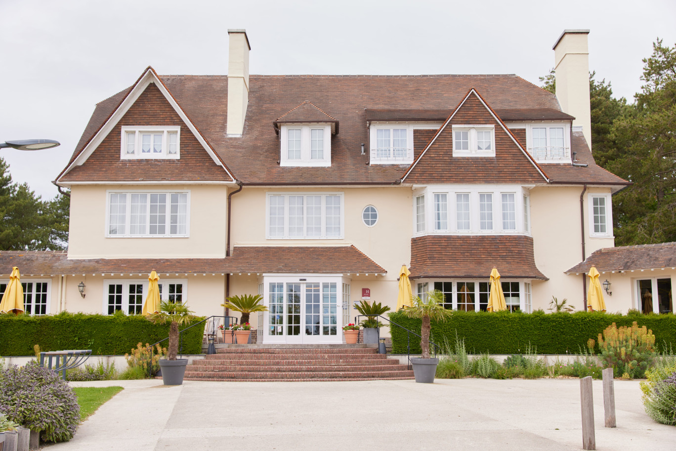 Bâtisse de style anglo-normand, le Manoir Hôtel a été construit en 1911. ©Lena Heleta