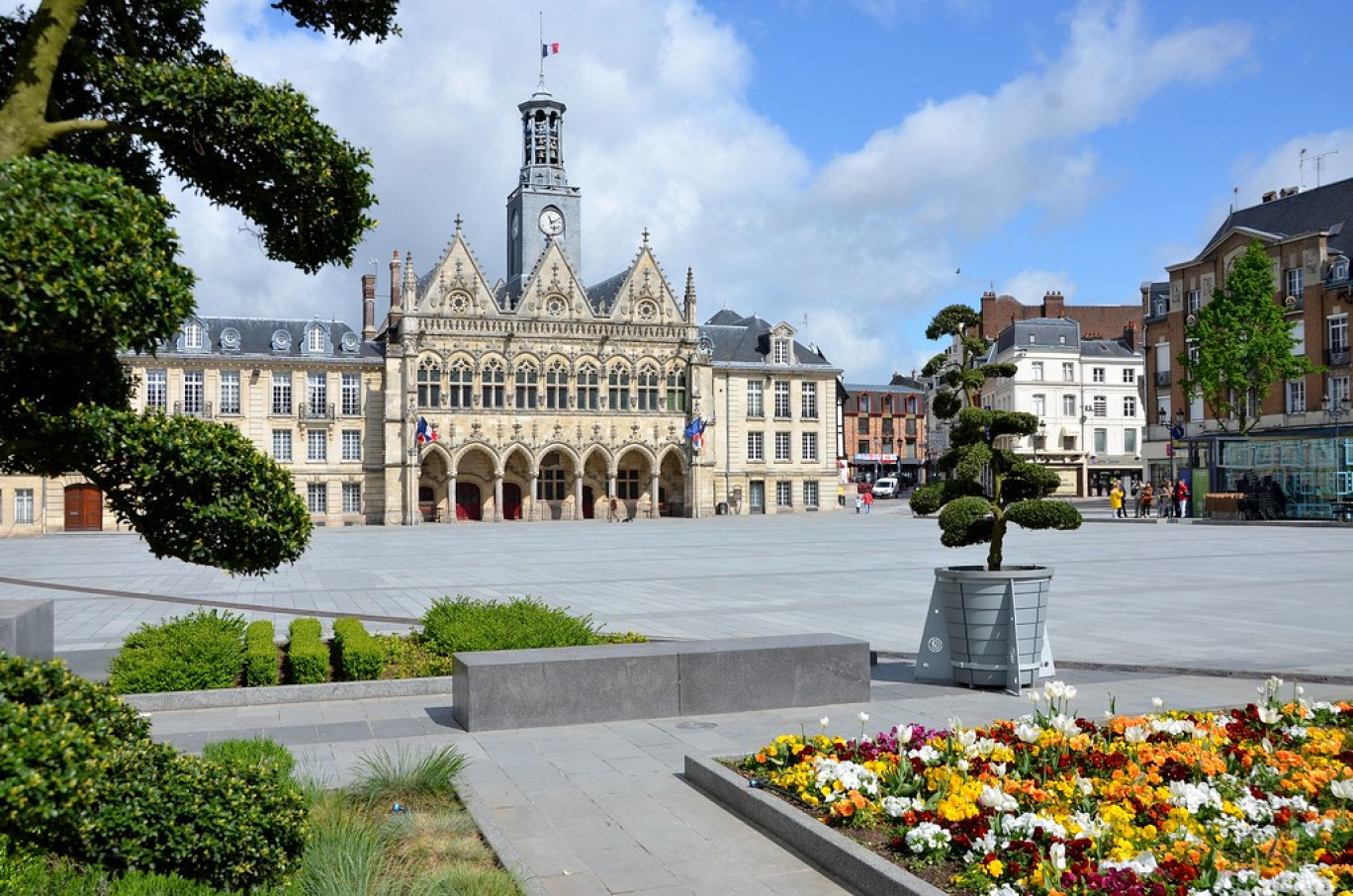 © Flickr Saint-Quentin (Aisne) - Place de l'Hôtel de Ville