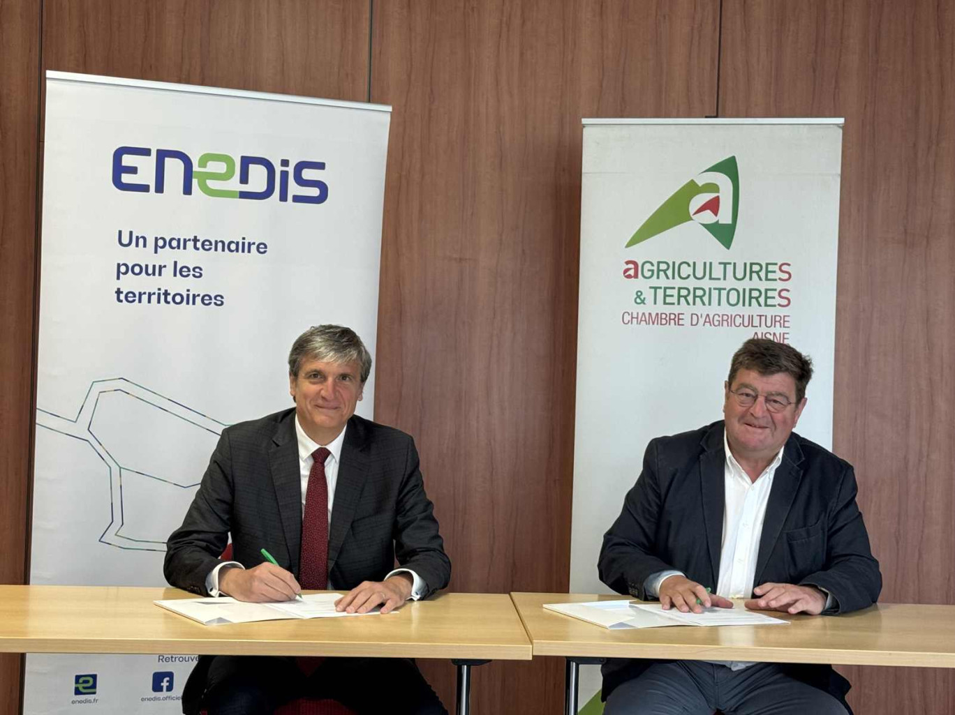 Yves Delaby, directeur territorial d’Enedis en Picardie et Laurent Cardon, président de la Chambre d’agriculture de l’Aisne. (c) Chambre d'agriculture de l'Aisne