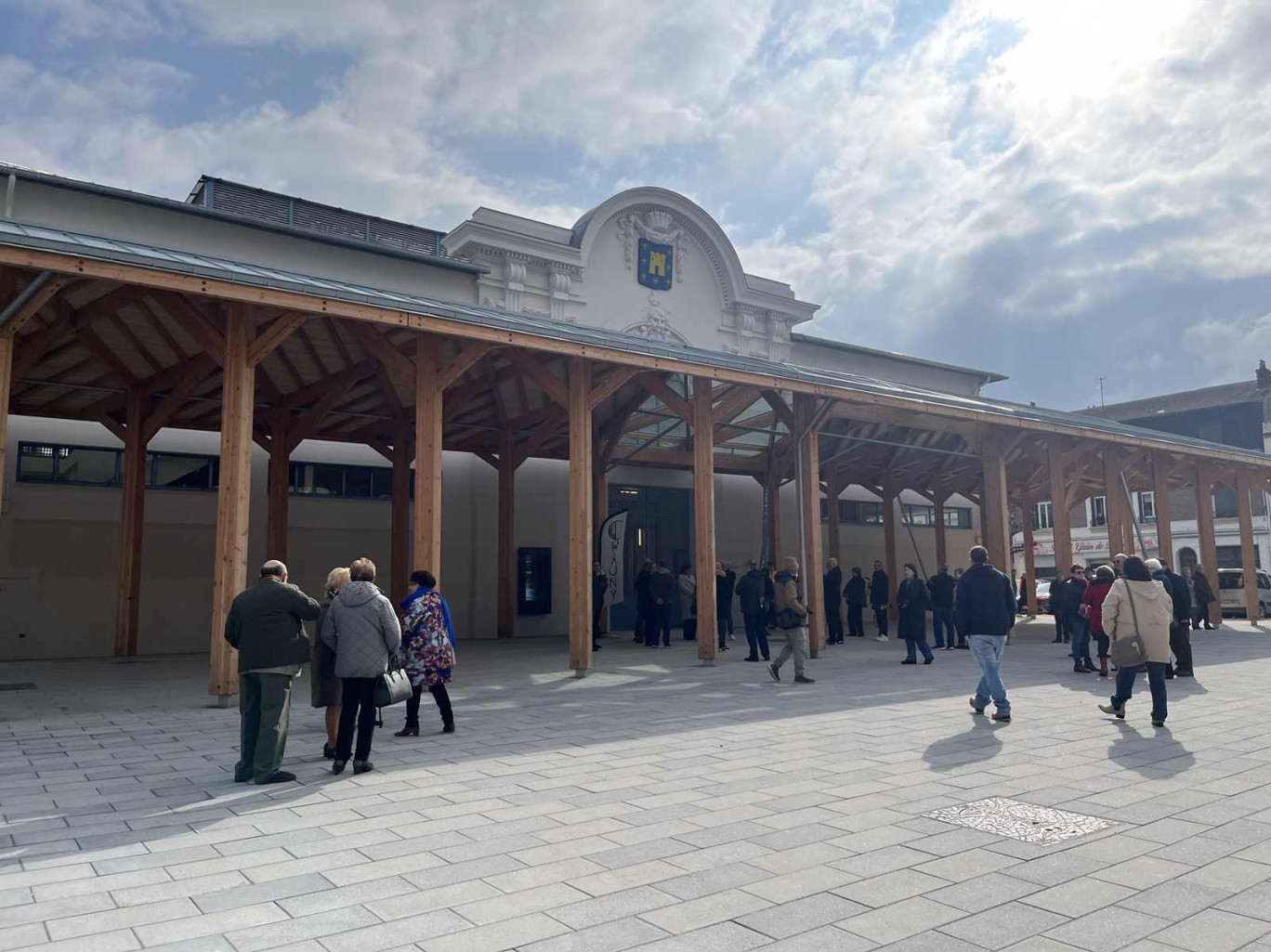 La rénovation de la place du marché de Chauny et la création d'un auvent en bois ont été primées.