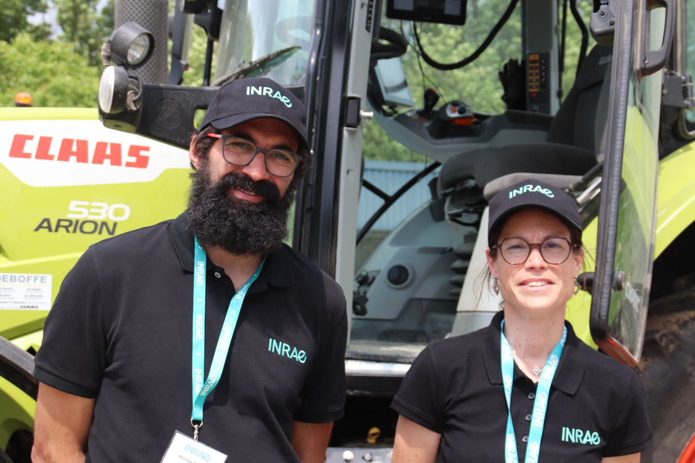 Maxime Devaux, adjoint technique, et Stéphanie Arnould, directrice de l'Inrae Estées-Mons.
