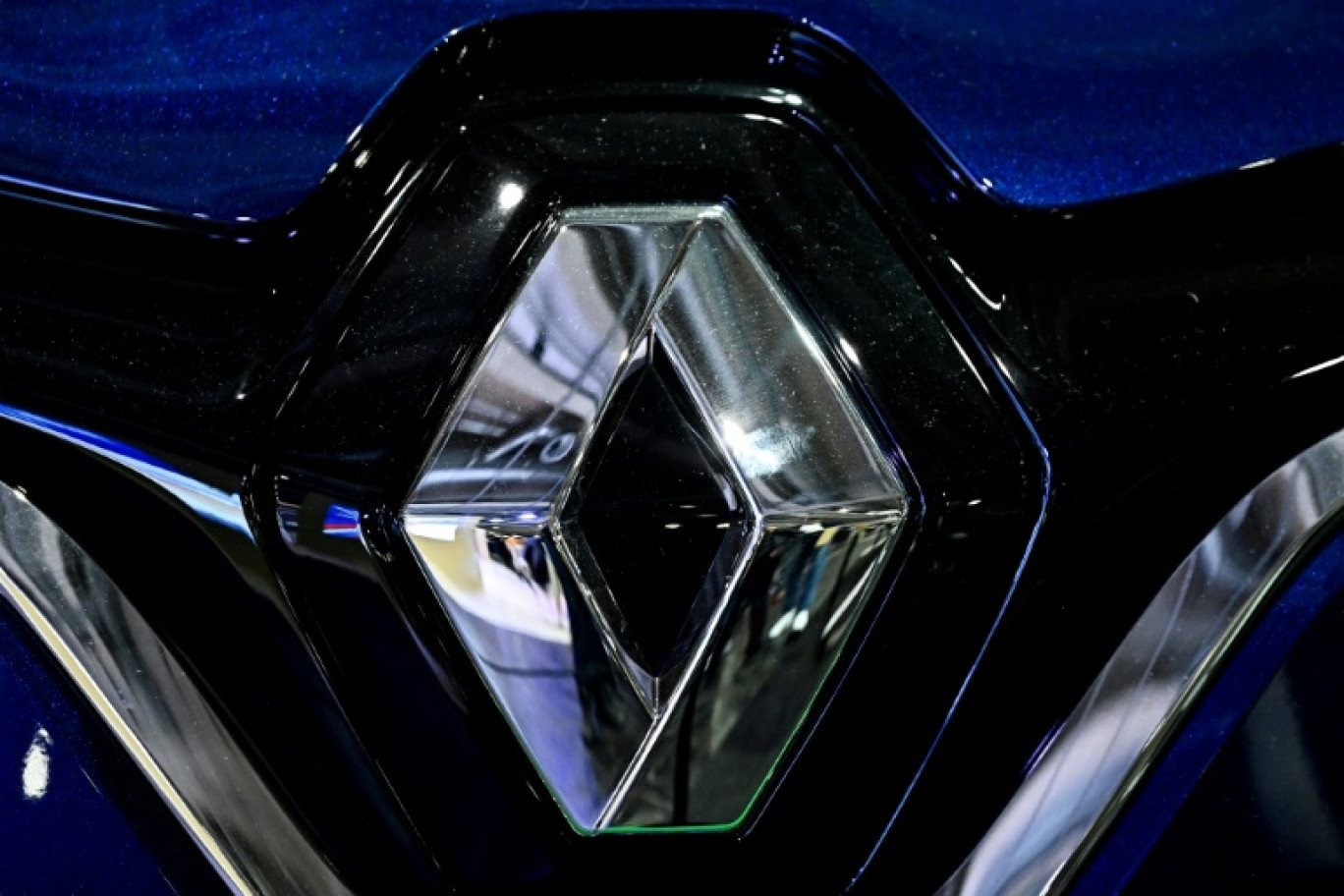 Le constructeur automobile français Renault a annoncé mardi une modification de son traitement comptable des actions Nissan qu'il possède encore, provoquant une perte comptable ponctuelle de 9,5 milliards d'euros © JULIEN DE ROSA