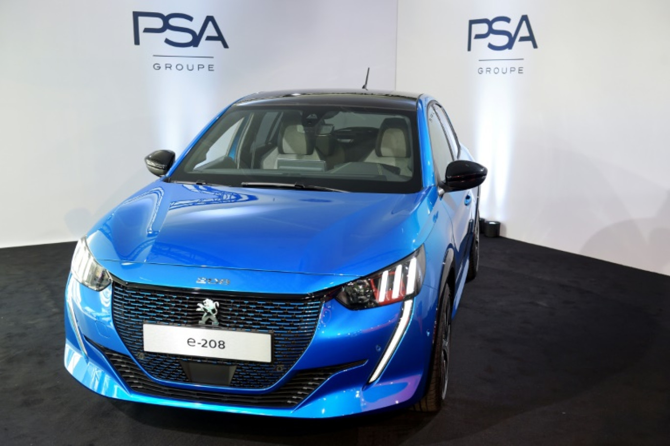Une Peugeot e-208 à Rueil-Malmaison (Hauts-de-Seine), le 26 février 2019 © ERIC PIERMONT