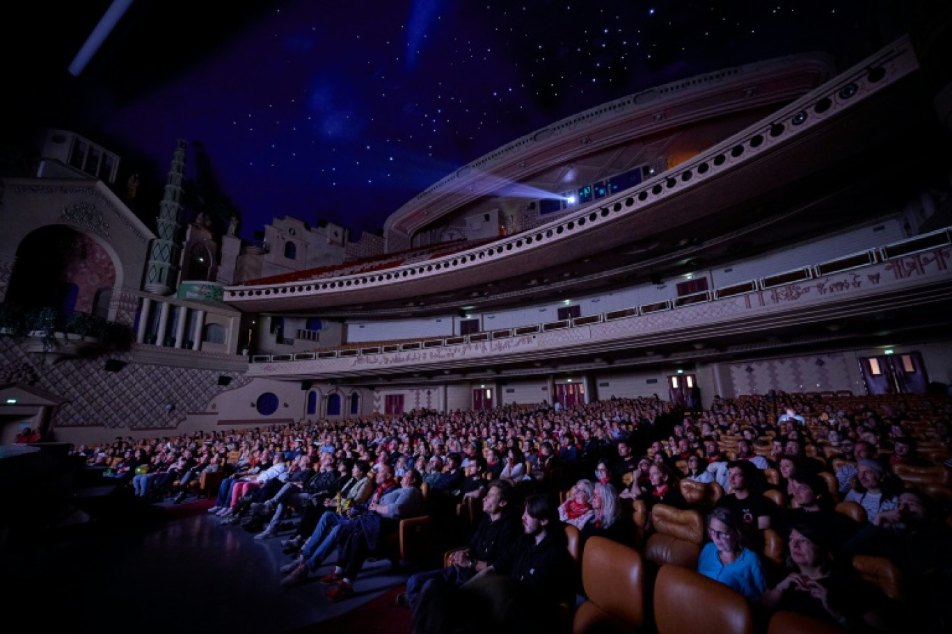 Des spectateurs au cinéma le Grand Rex à Paris le 12 mai 2025 © Kiran RIDLEY