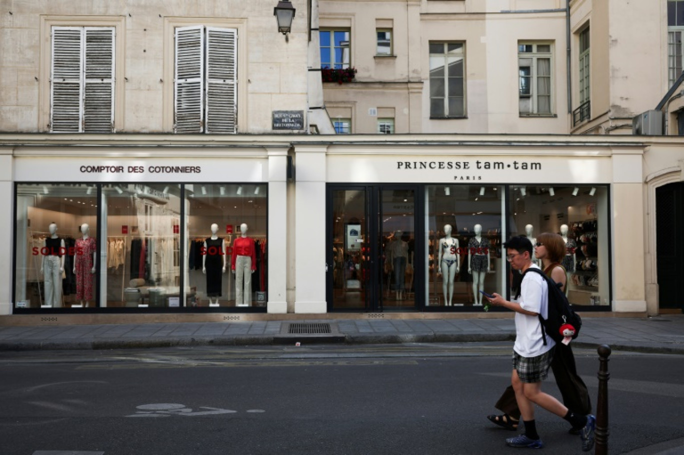 Deux boutiques Comptoir des cotonniers et Princesse tam tam à Paris le 2 juillet 2025 © Sebastien DUPUY
