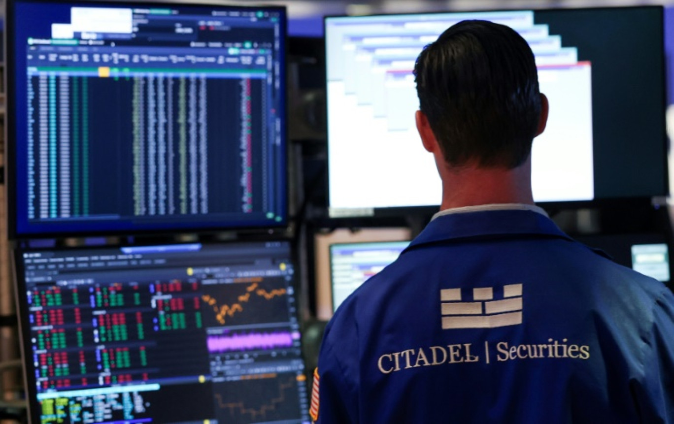 Un opérateur à la Bourse de New York le 23 juin 2025 © TIMOTHY A. CLARY