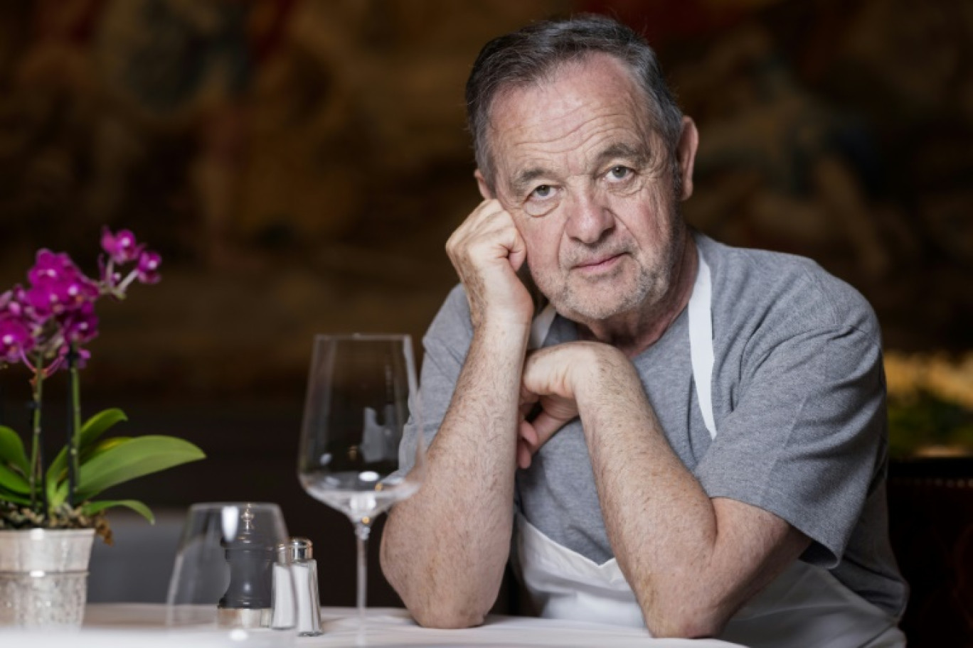 Le chef Bernard Pacaud dans son restaurant l'Ambroisie, le 3 juillet 2025 à Paris © JOEL SAGET
