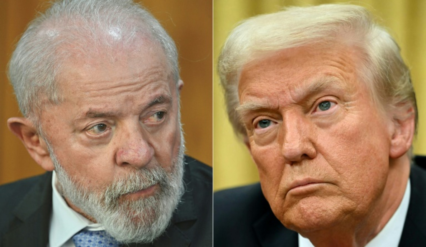 Montage photo montrant le président brésilien Lula (gauche) à Brasilia le 29 janvier 2025, et le président américain Donald Trump dans le Bureau ovale de la Maison Blanche, à Washington, le 10 février 2025 © EVARISTO SA