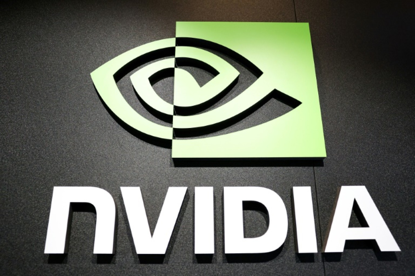 Le géant technologique américain Nvidia a annoncé reprendre les ventes à la Chine d'un modèle de puces avancées pour l'intelligence artificielle © I-HWA CHENG