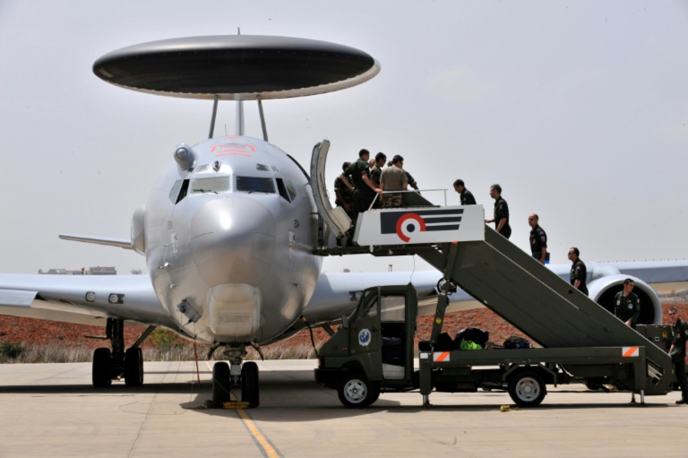 Cérémonie à Dakar en présence du chef d'état-major des armées du Sénégal, le général Mbaye Cissé, et du général Pascal Ianni, à la tête du commandement de l'armée française pour l'Afrique, le 17 juillet 2025 © Patrick Meinhardt