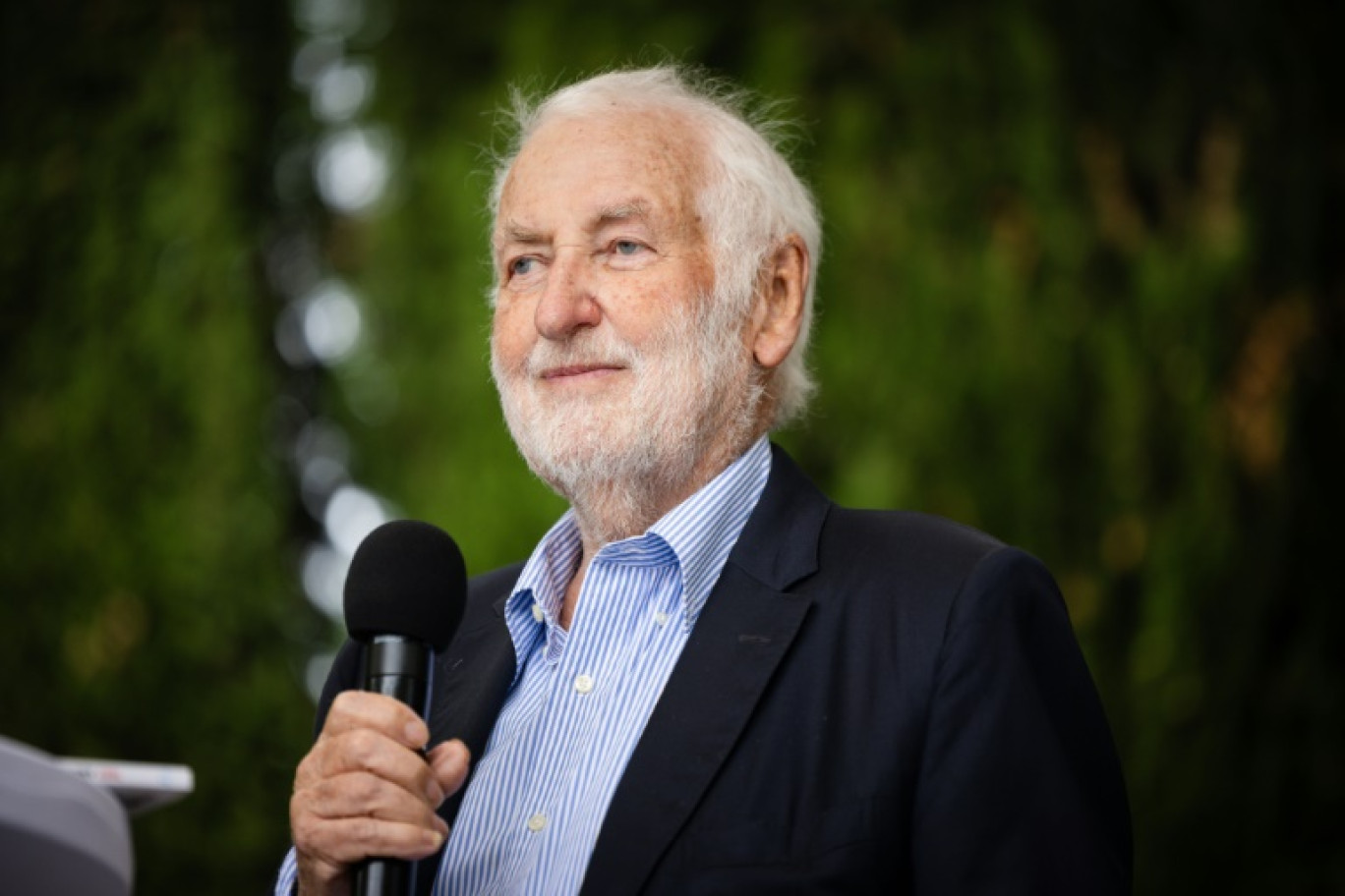 L'ancien grand patron d'entreprises, Loïck Le Floch-Prigent, le 7 septembre 2024 à Orange, dans le Vaucluse © CLEMENT MAHOUDEAU