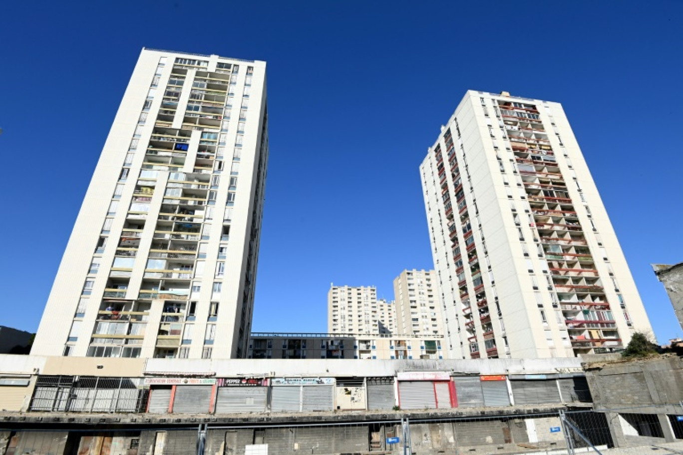 Des immeubles du quartier Pissevin à Nîmes le 16 mai 2025 © Sylvain THOMAS