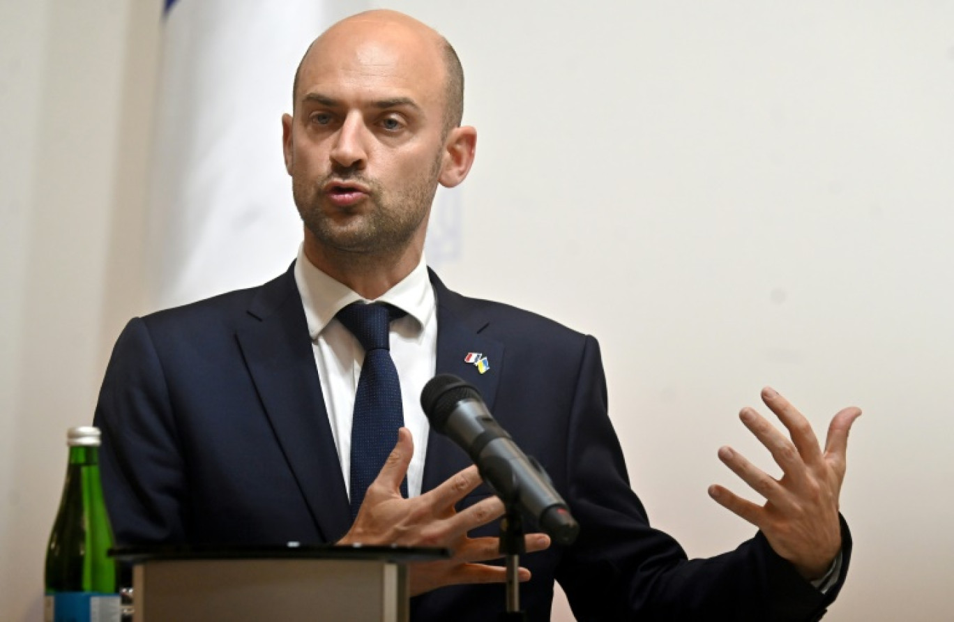 Le ministre français de Affaires étrangères Jean-Noël Barrot lors d'une conférence de presse à Kiev, le 21 juillet 2025 en Ukraine © Sergei SUPINSKY