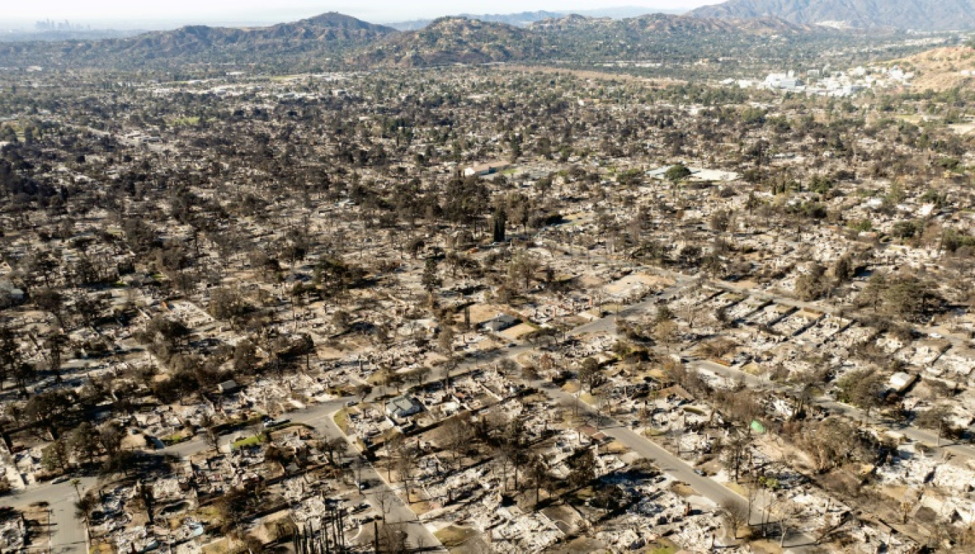 Une vue aérienne des dégâts causés par les incendies de Los Angeles à Altadena, banlieue située au nord-est de la ville, le 21 janvier 2025 © JOSH EDELSON