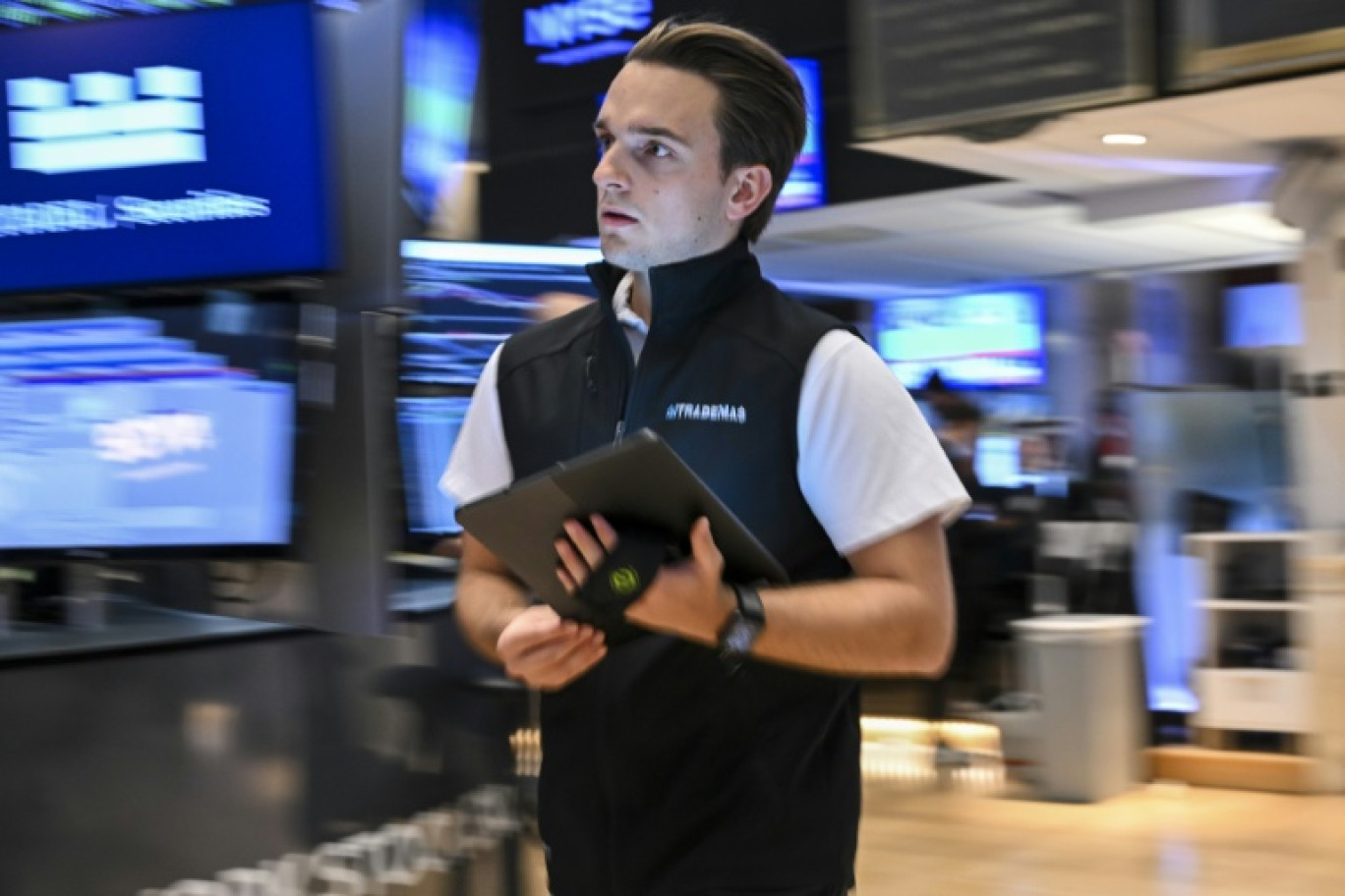 Un opérateur à la Bourse de New York le 18 juillet 2025 © ANGELA WEISS