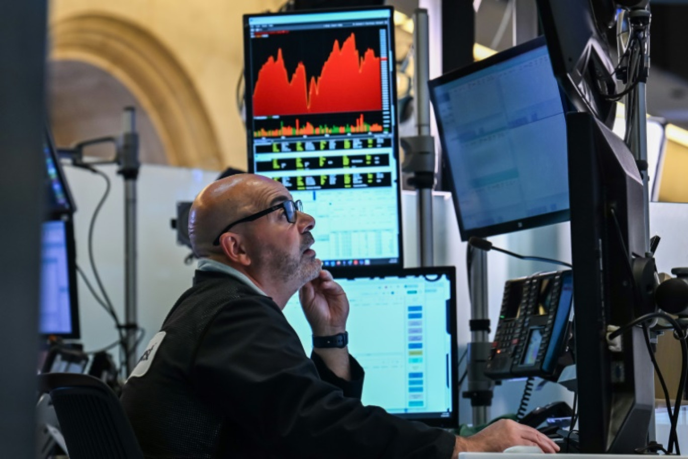 Un opérateur à la Bourse de New York, le 18 juillet 2025 © ANGELA WEISS