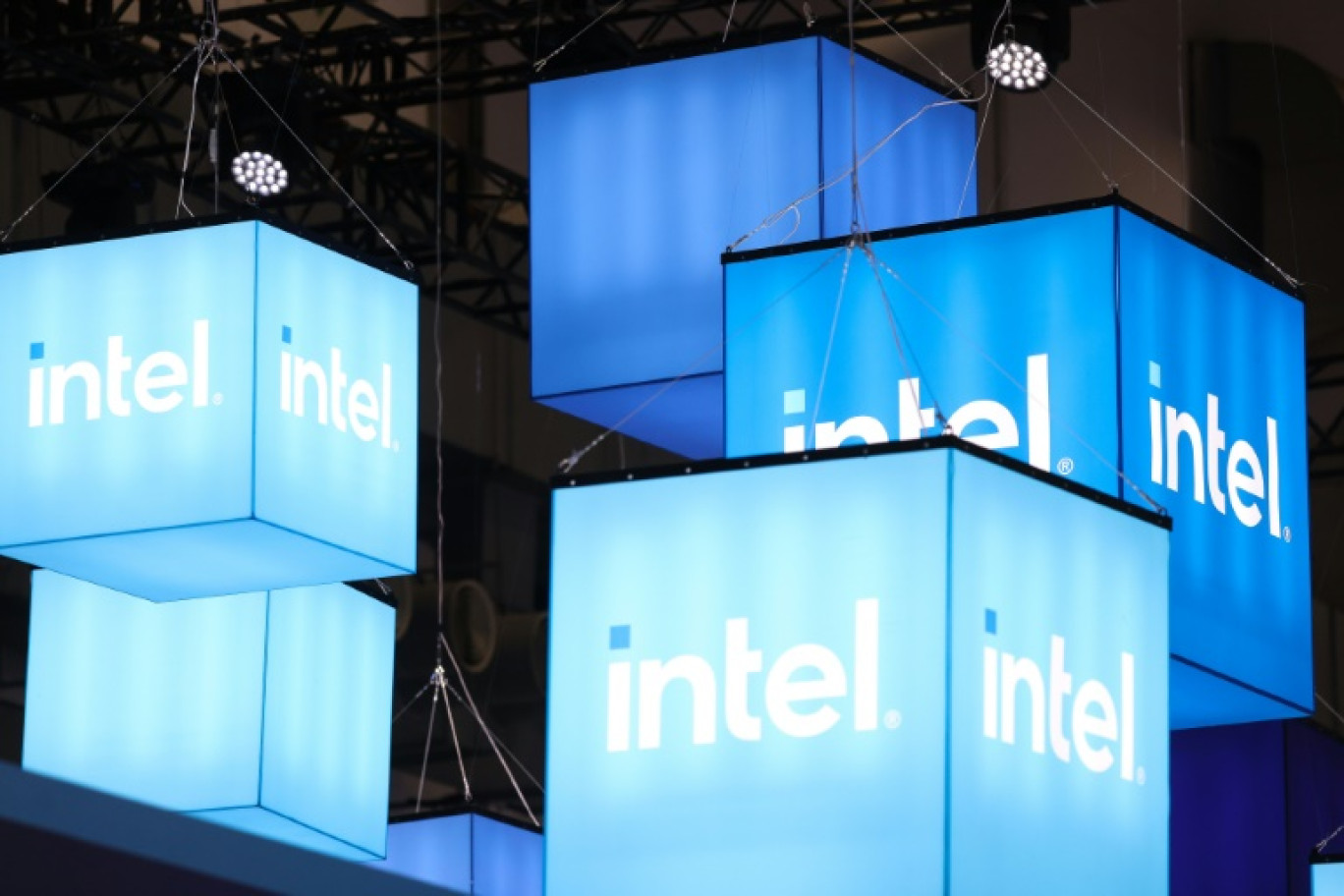 Le groupe américain de semi-conducteurs Intel, très en retard dans le boom de l'intelligence artificielle (IA), continue sa restructuration dans l'espoir de renouer avec les bénéfices © I-Hwa CHENG