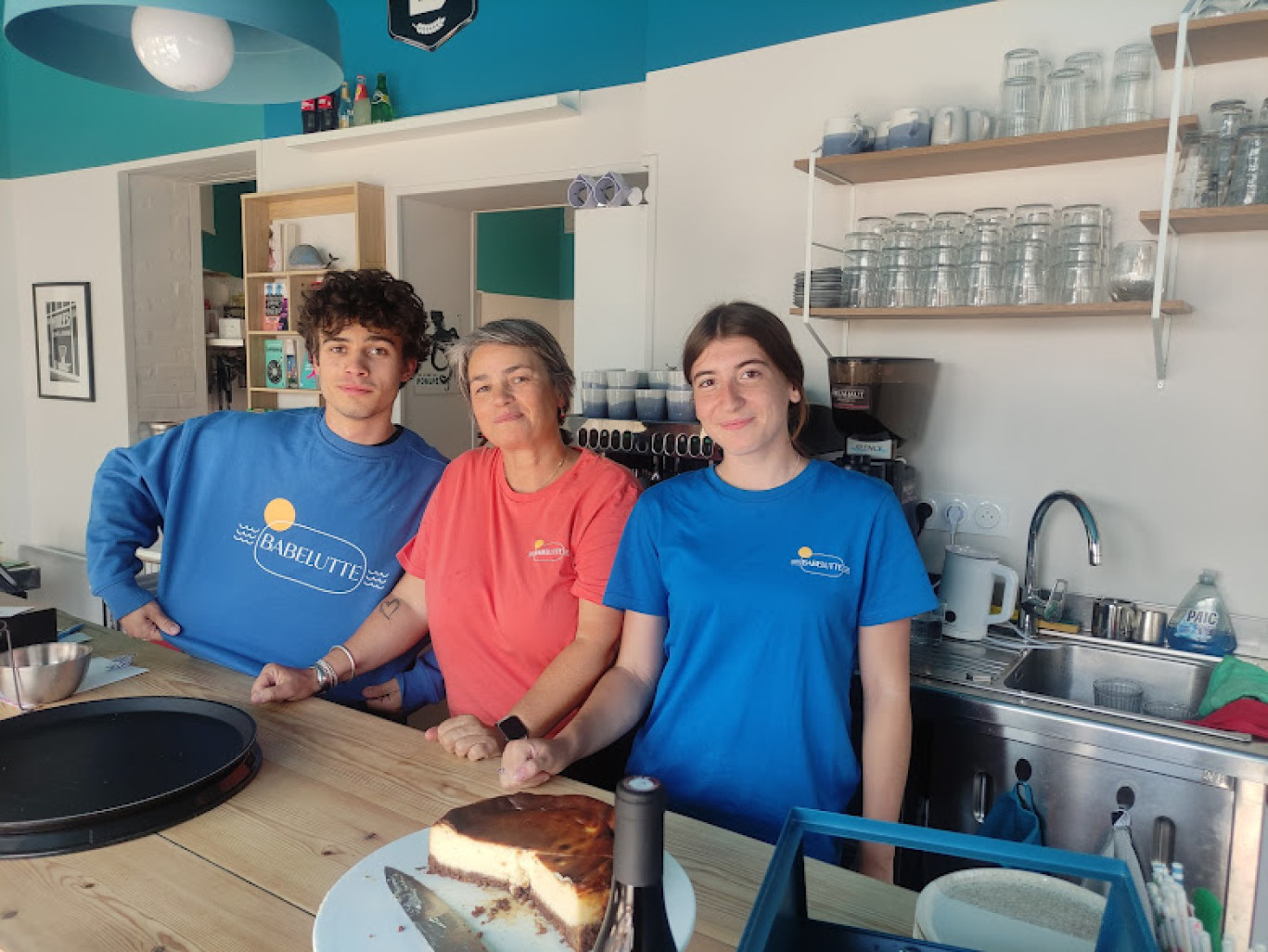 L’équipe de Babelutte pleine d'énergie accueille les clients avec le sourire.