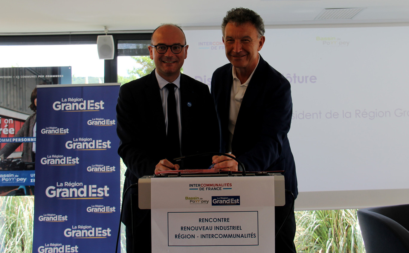 © Emmanuel Varrier. Sébastien Martin, président d’Intercommunalités de France et Franck Leroy, président de la Région Grand Est ont signé, le 17 juillet à Pompey, une déclaration commune en faveur de la réindustrialisation.