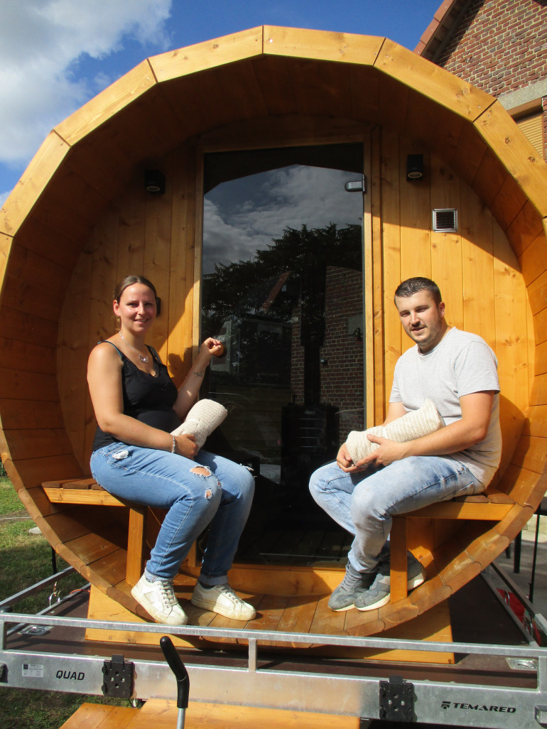 Coralie et Guillaume Tourneur proposent leur premier sauna à la location depuis presque un an.