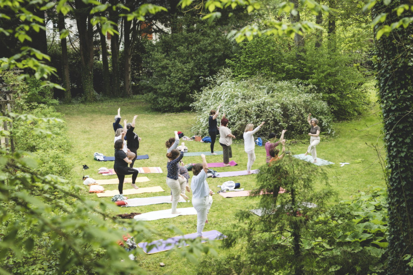 Dès le 12 juillet, rejoignez Mélanie Pichard pour une session de yoga dans la nature. © Un instant pour soi