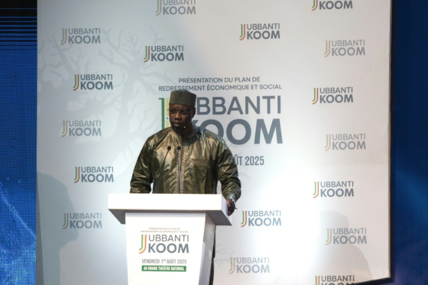 Le Premier ministre sénégalais Ousmane Sonko présente un plan de redressement économique et social du pays, le 1er août 2025, lors d'une cérémonie au Grand Théâtre de Dakar © SEYLLOU