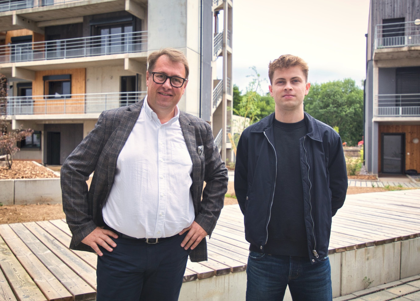© Benjamin Prost - François Duchaine, le fondateur et PDG du groupe Les Constructeurs du Bois (LCB) et son fils, Lucas, responsable Corporate
