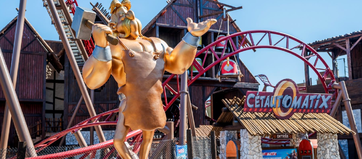 © Parc Astérix Cétautomatix, la nouvelle attraction du Parc Astérix et la première montagne russe familiale tournoyante à propulsion d’Europe.