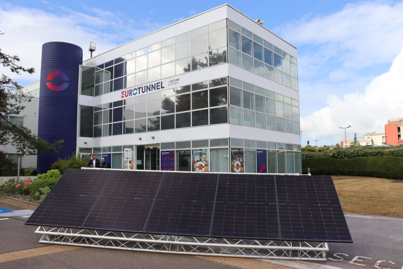 80 000 panneaux solaires seront installés sur le parking d&#039;Eurotunnel. © Aletheia Press / M.Asperti 