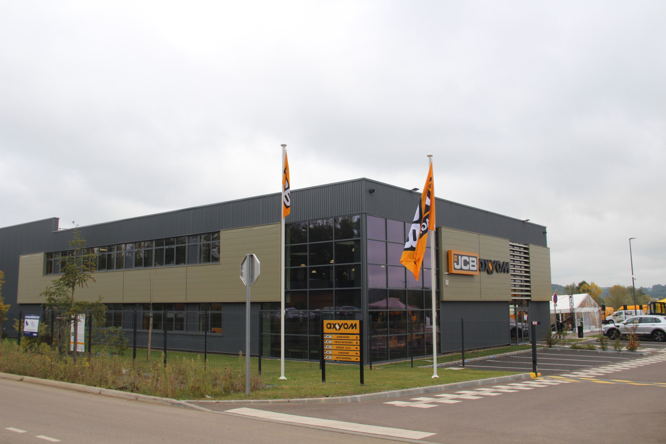 Le concessionnaire JCB a pris ses quartiers dans ses nouveaux locaux de Oissel depuis quelques mois. © Aletheia Press Laetitia Brémont 