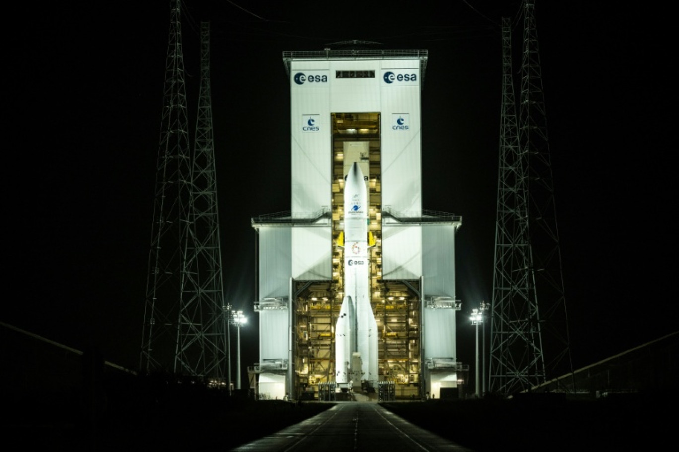 La fusée Ariane 6 prête à décoller à Kourou, en Guyane française, le 3 mars 2025 © JULIEN DE ROSA