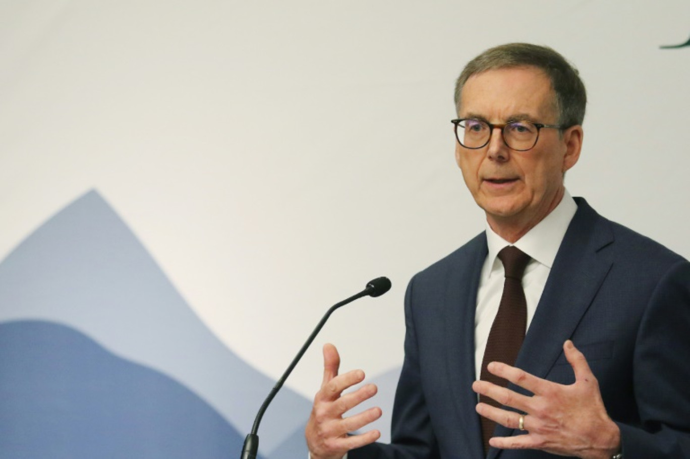 Le gouverneur de la Banque du Canada, Tiff Macklem, lors d'un discours de clôture de la réunion des ministres des Finances et des gouverneurs des banques centrales du G7 à Banff, en Alberta, au Canada, le 22 mai 2025 © Dave Chidley